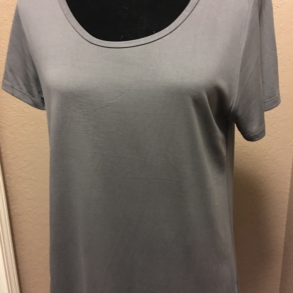 LuLaRoe Classic Tee Size Medium (M)